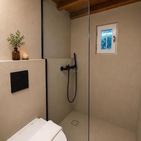Apartamento Charming 15 Minute Walk From & Airport *